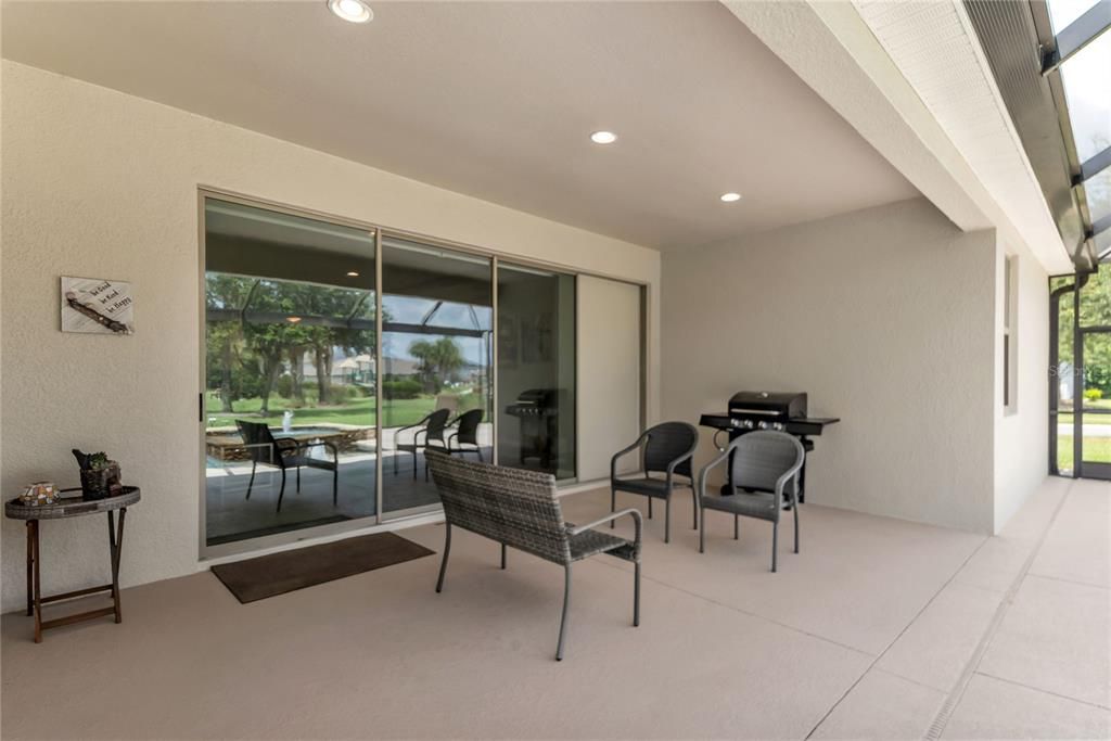 Activo con contrato: $799,900 (4 camas, 3 baños, 2818 Pies cuadrados)
