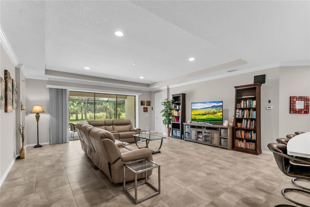 Activo con contrato: $799,900 (4 camas, 3 baños, 2818 Pies cuadrados)