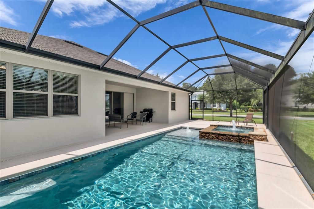 Activo con contrato: $799,900 (4 camas, 3 baños, 2818 Pies cuadrados)