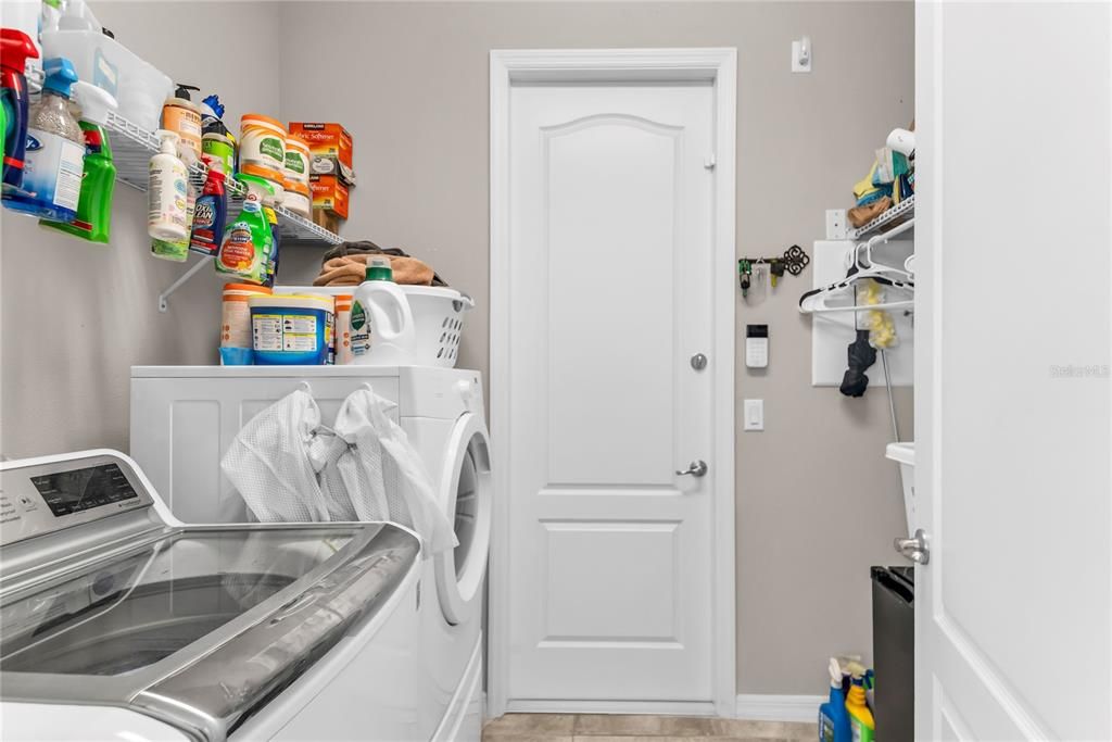 Activo con contrato: $799,900 (4 camas, 3 baños, 2818 Pies cuadrados)