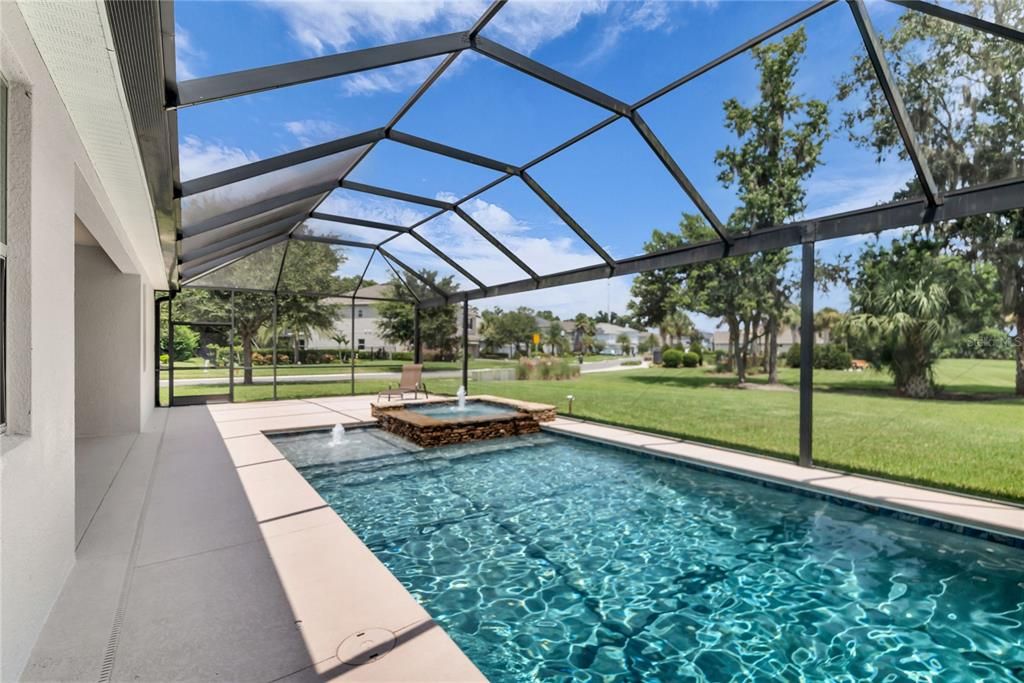Activo con contrato: $799,900 (4 camas, 3 baños, 2818 Pies cuadrados)