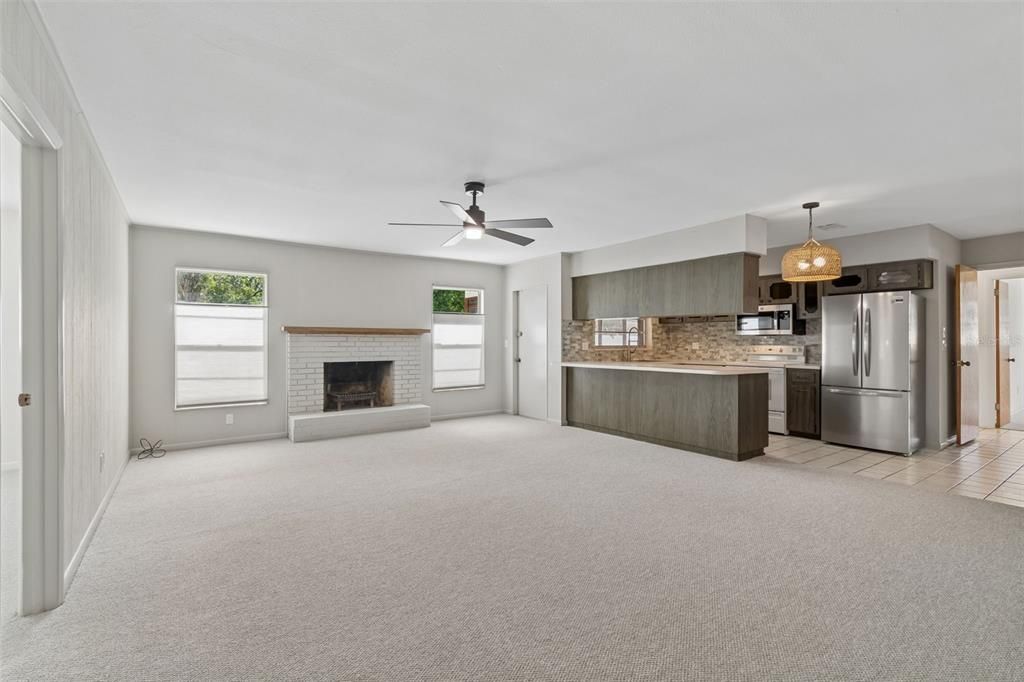 Active With Contract: $455,000 (4 beds, 2 baths, 1957 Square Feet)