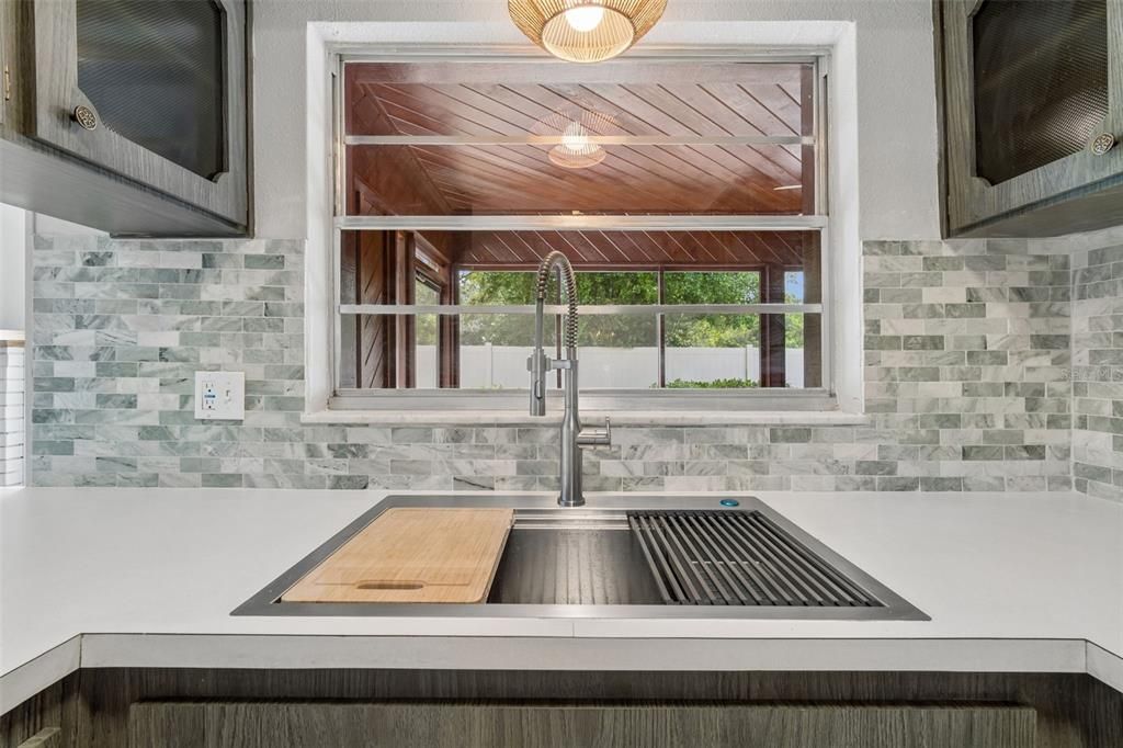 Active With Contract: $455,000 (4 beds, 2 baths, 1957 Square Feet)