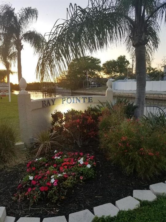 For Rent: $1,700 (1 beds, 1 baths, 827 Square Feet)