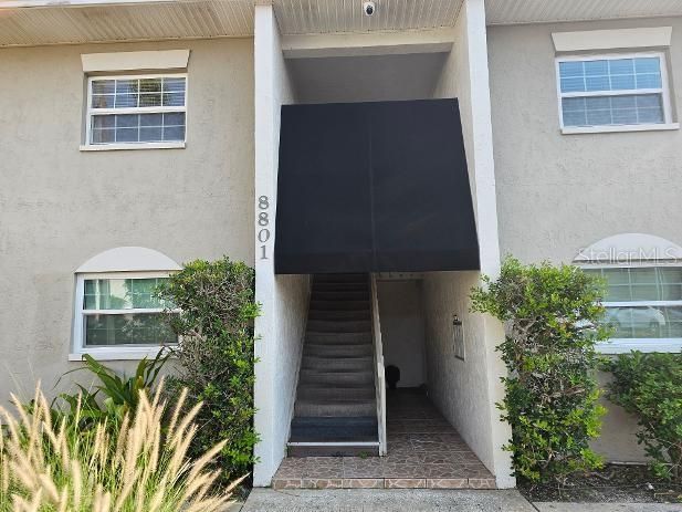 For Rent: $1,700 (1 beds, 1 baths, 827 Square Feet)