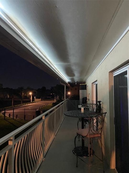 For Rent: $1,700 (1 beds, 1 baths, 827 Square Feet)