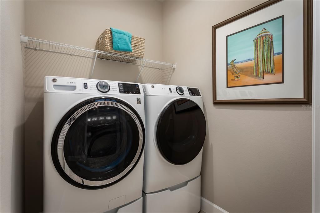 En Venta: $350,165 (4 camas, 2 baños, 2021 Pies cuadrados)