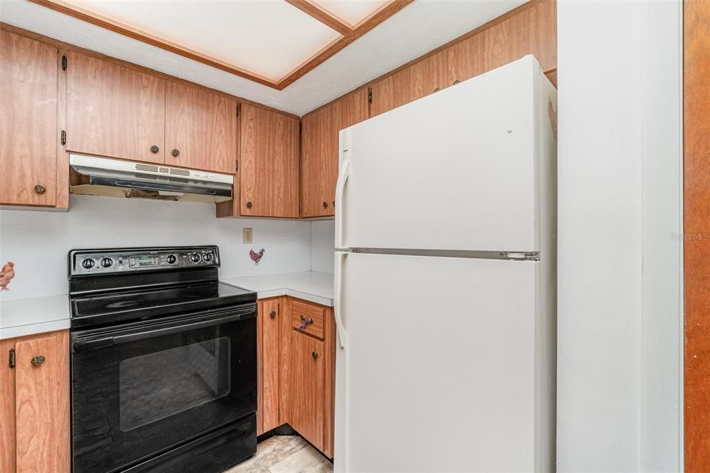 For Sale: $215,000 (2 beds, 1 baths, 775 Square Feet)