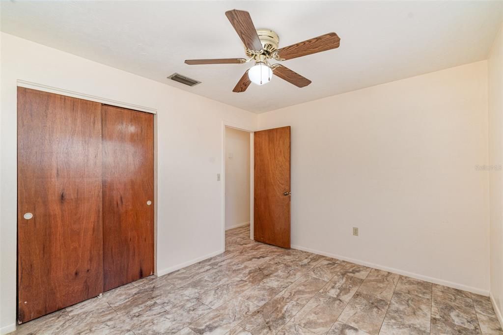 For Sale: $215,000 (2 beds, 1 baths, 775 Square Feet)