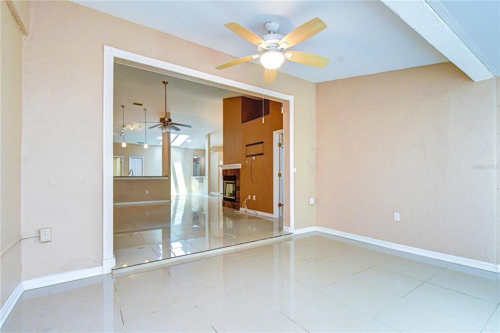 En Venta: $444,900 (3 camas, 2 baños, 1780 Pies cuadrados)