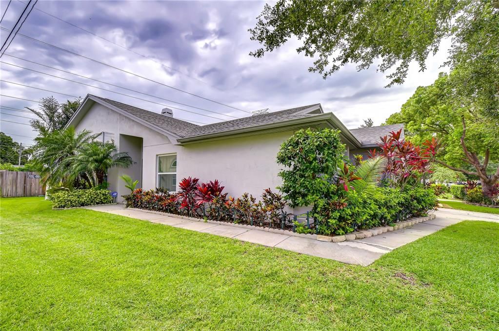 En Venta: $444,900 (3 camas, 2 baños, 1780 Pies cuadrados)