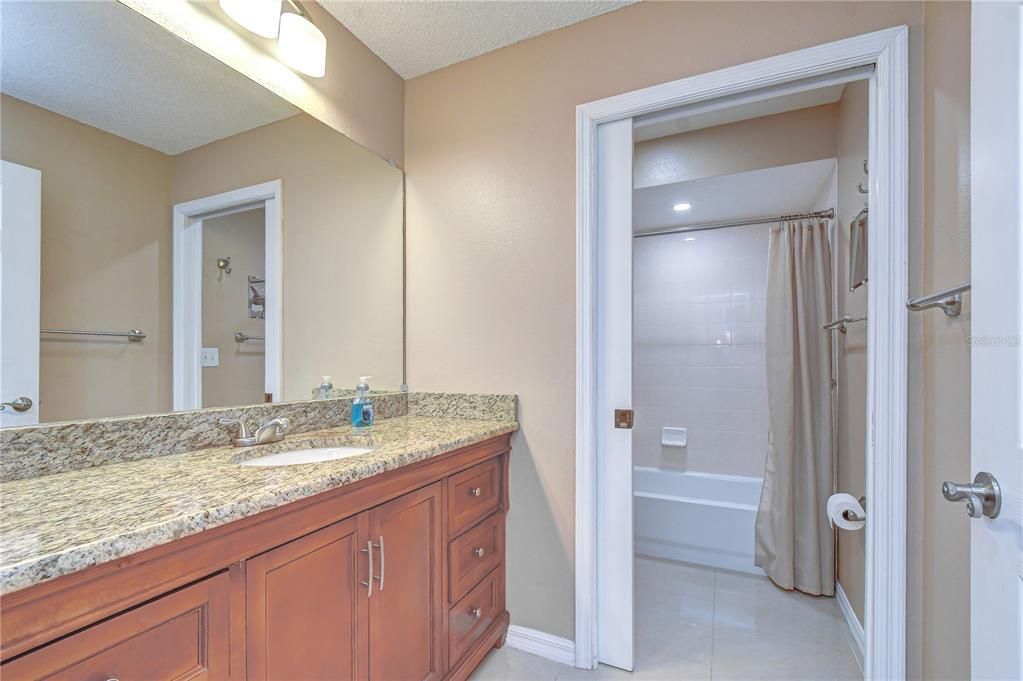 En Venta: $444,900 (3 camas, 2 baños, 1780 Pies cuadrados)