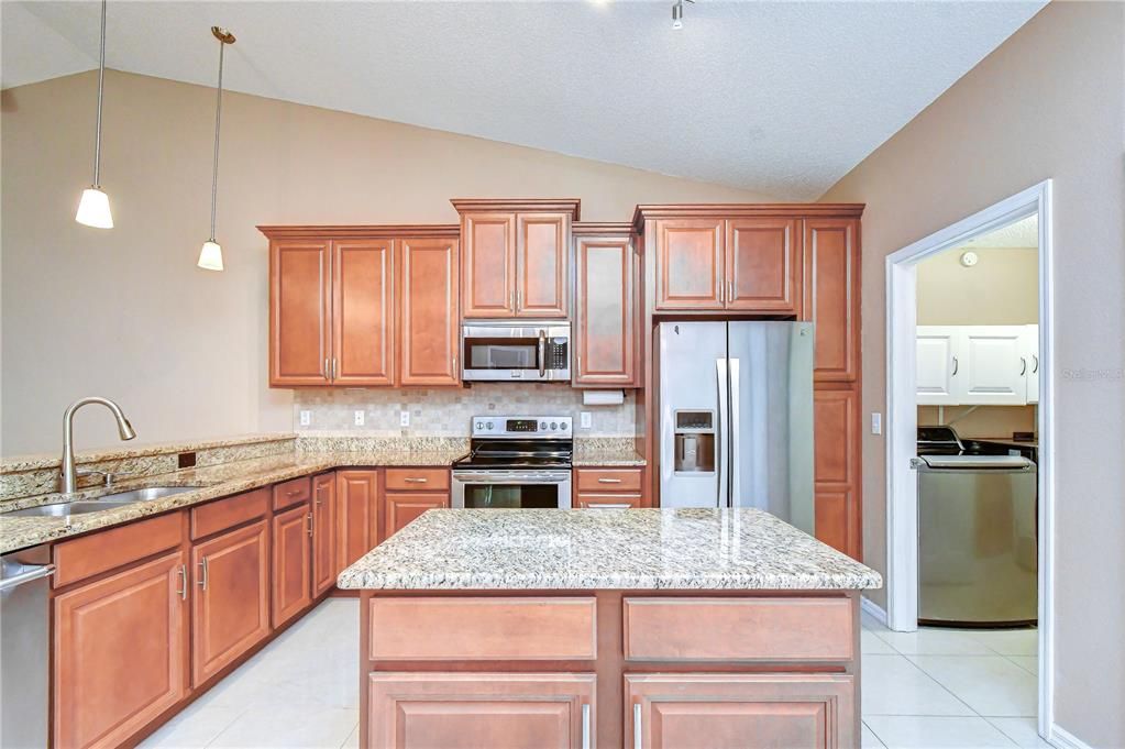 En Venta: $444,900 (3 camas, 2 baños, 1780 Pies cuadrados)