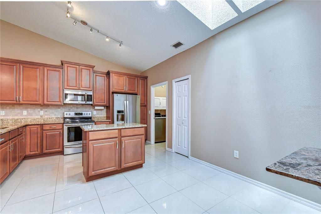 En Venta: $444,900 (3 camas, 2 baños, 1780 Pies cuadrados)