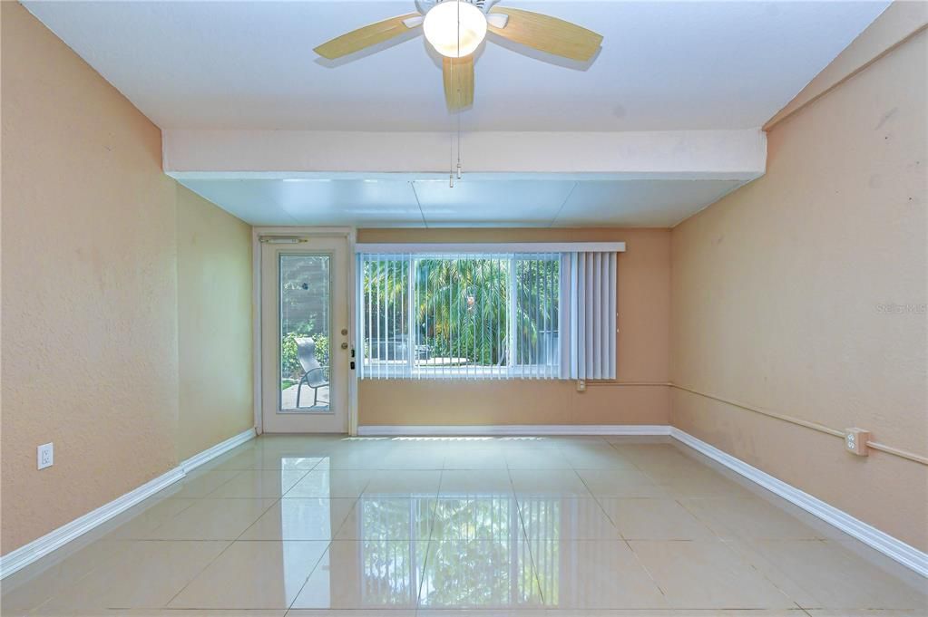 En Venta: $444,900 (3 camas, 2 baños, 1780 Pies cuadrados)