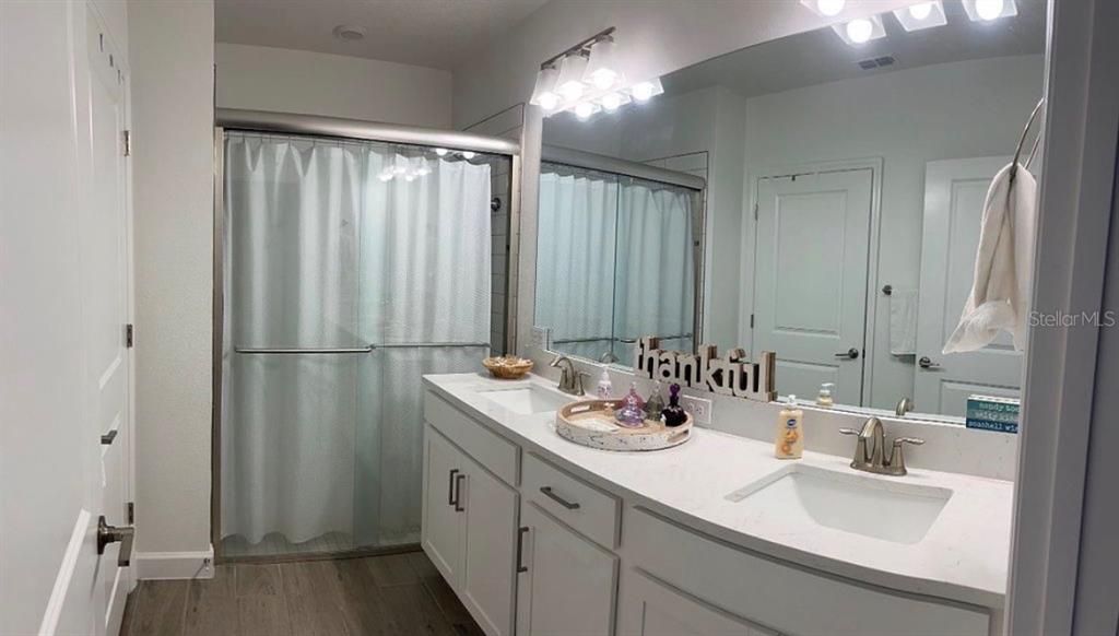 На продажу: $299,000 (2 спален, 2 ванн, 1615 Квадратных фут)