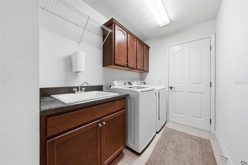 For Sale: $465,000 (3 beds, 2 baths, 1907 Square Feet)