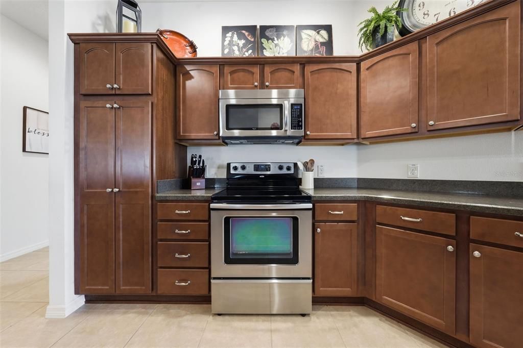 For Sale: $465,000 (3 beds, 2 baths, 1907 Square Feet)