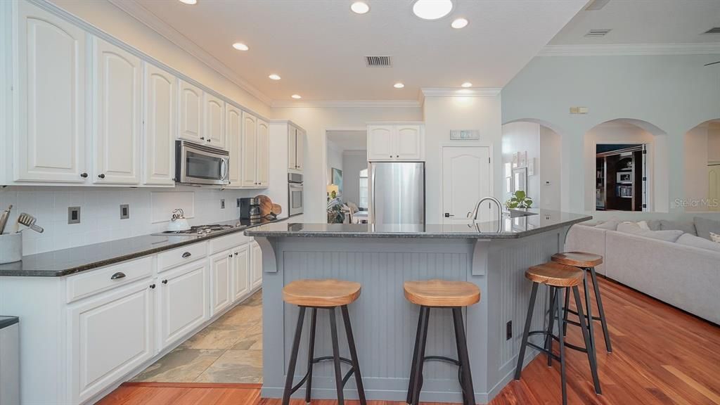 For Sale: $799,000 (3 beds, 2 baths, 2478 Square Feet)