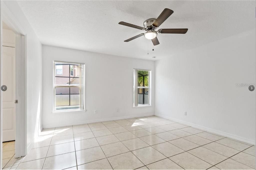 For Rent: $2,400 (3 beds, 3 baths, 1594 Square Feet)