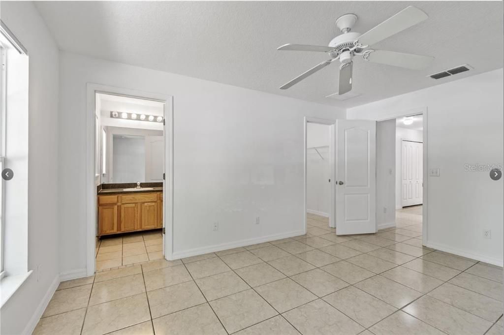 For Rent: $2,400 (3 beds, 3 baths, 1594 Square Feet)