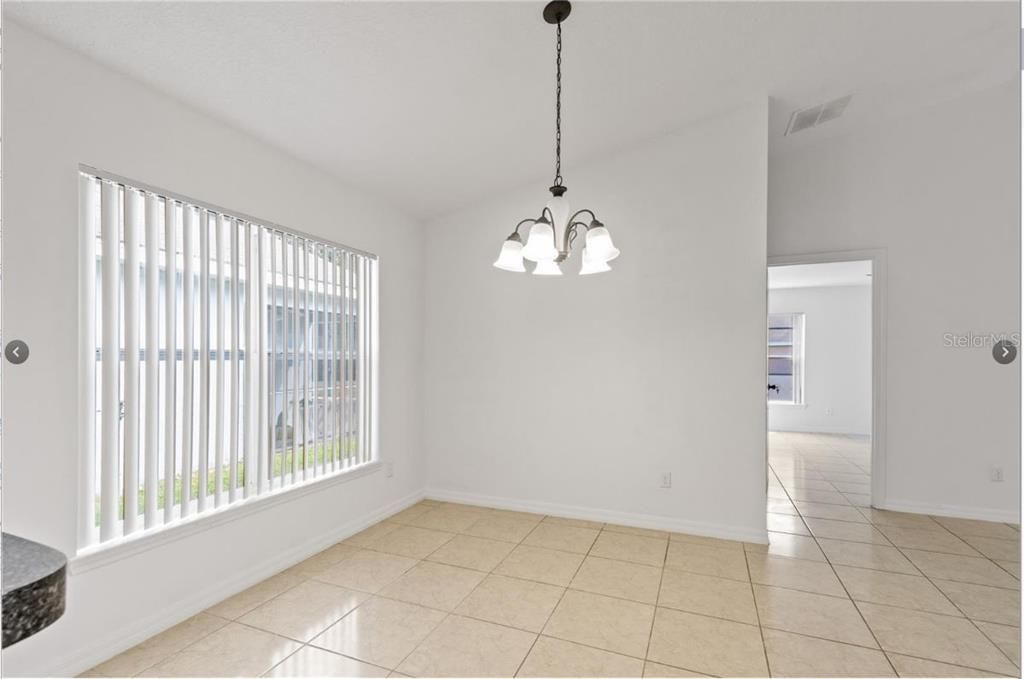 For Rent: $2,400 (3 beds, 3 baths, 1594 Square Feet)