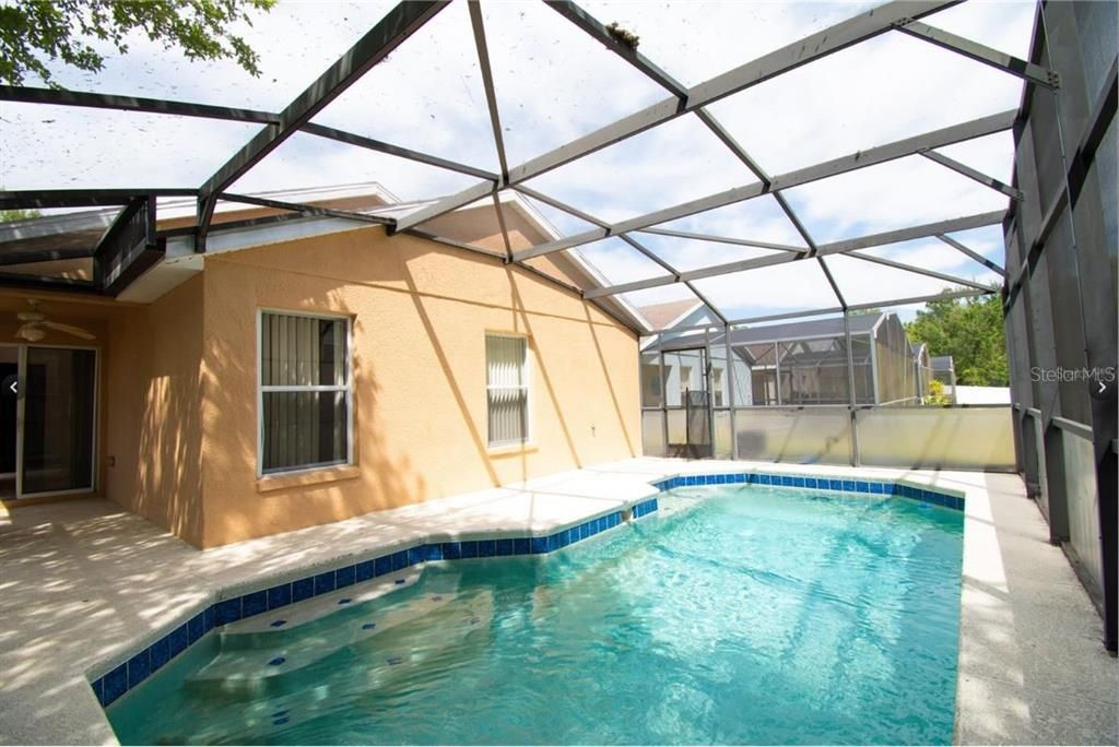 For Rent: $2,400 (3 beds, 3 baths, 1594 Square Feet)