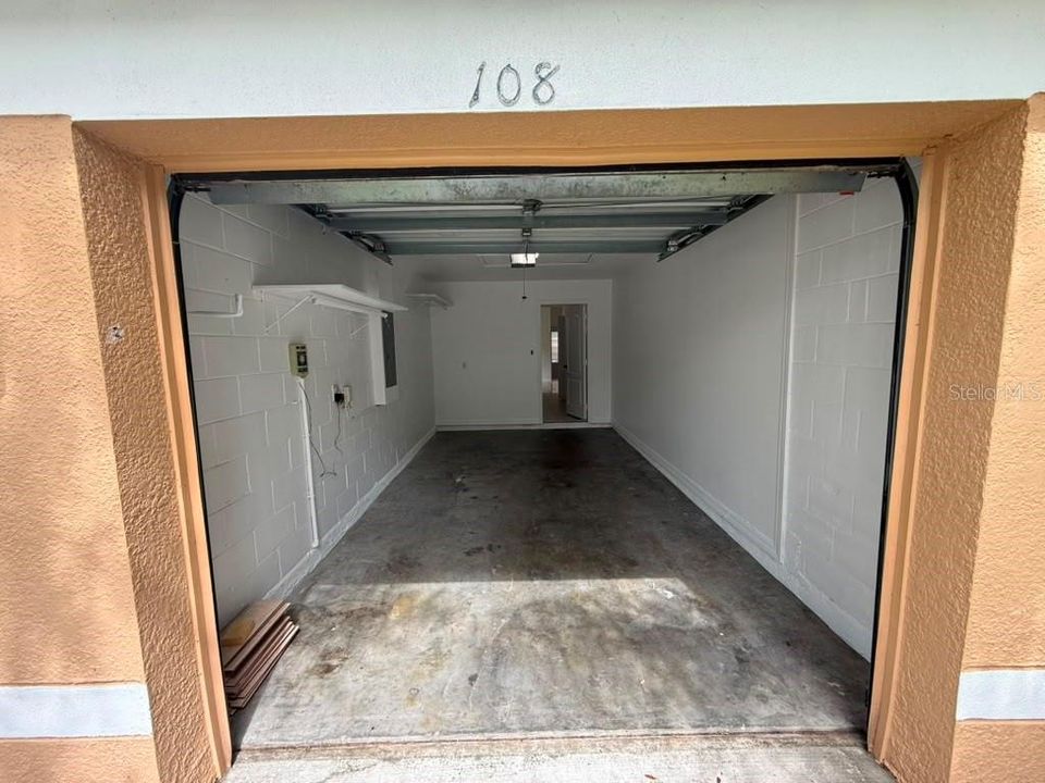 For Rent: $2,400 (3 beds, 3 baths, 1594 Square Feet)