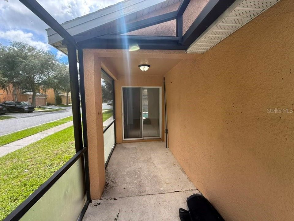 For Rent: $2,400 (3 beds, 3 baths, 1594 Square Feet)