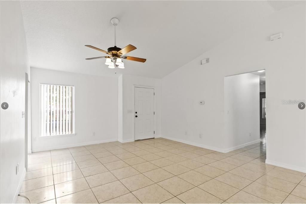 For Rent: $2,400 (3 beds, 3 baths, 1594 Square Feet)