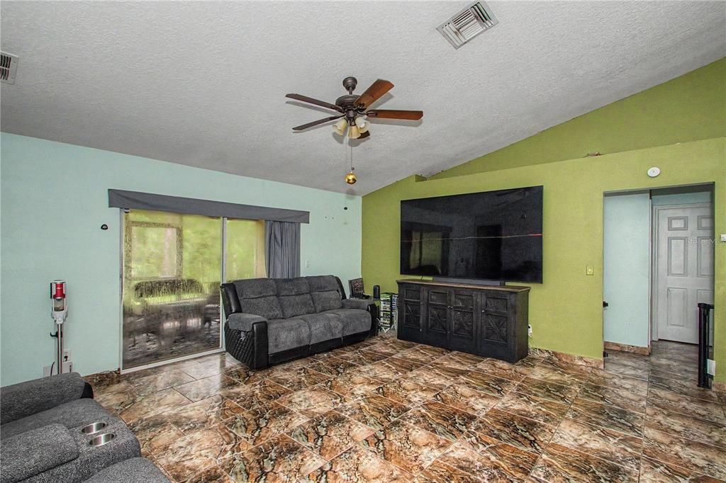 For Sale: $285,000 (4 beds, 2 baths, 2195 Square Feet)