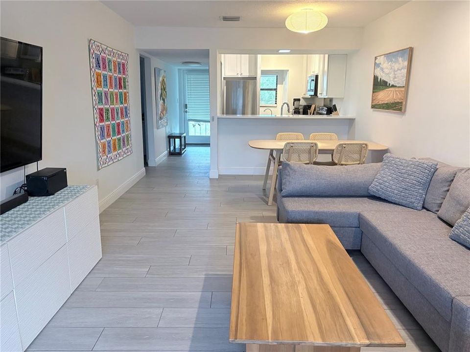 В аренду: $1,995 (2 спален, 1 ванн, 890 Квадратных фут)