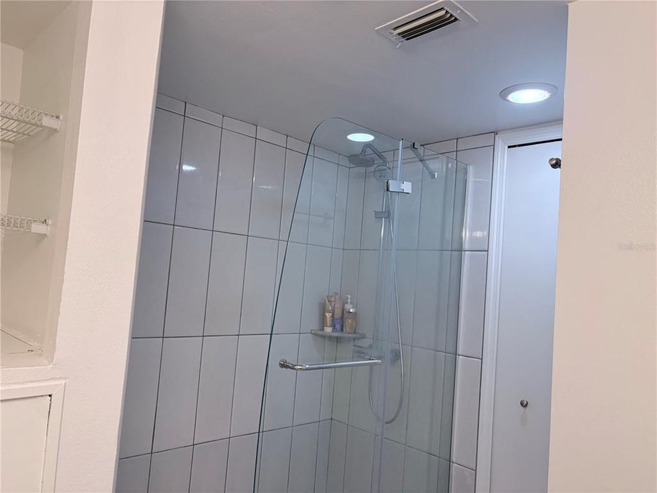 В аренду: $1,995 (2 спален, 1 ванн, 890 Квадратных фут)