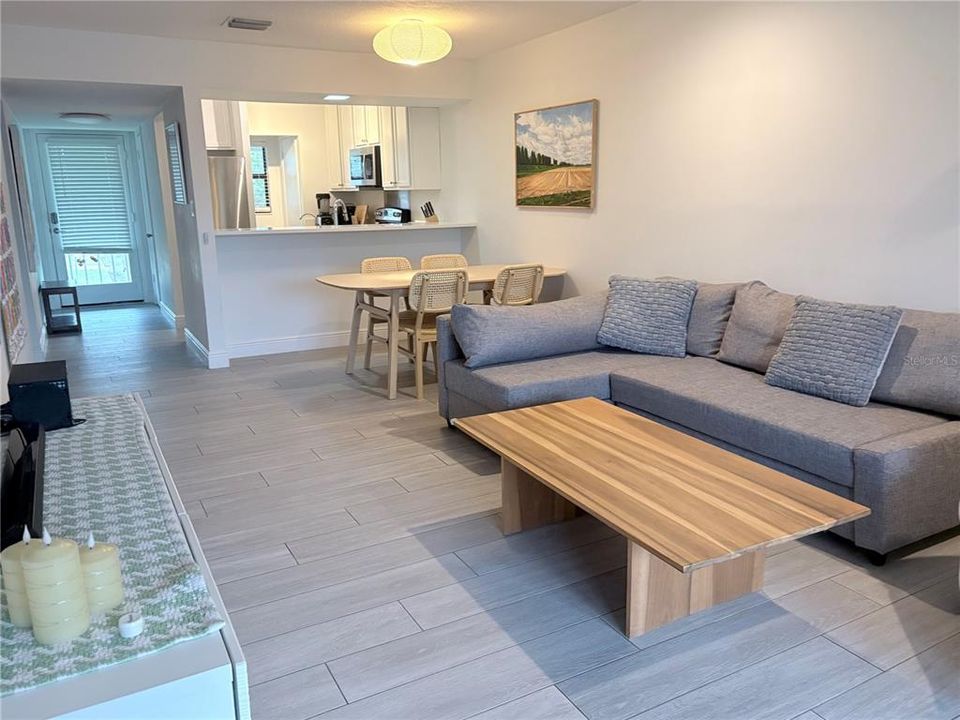 В аренду: $1,995 (2 спален, 1 ванн, 890 Квадратных фут)