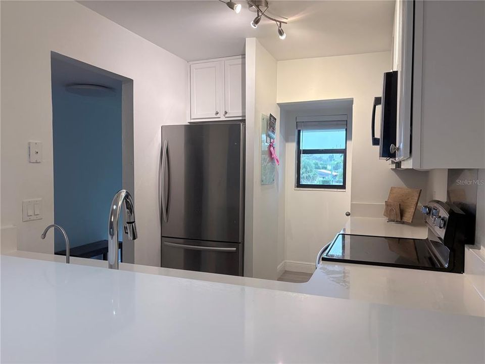 В аренду: $1,995 (2 спален, 1 ванн, 890 Квадратных фут)