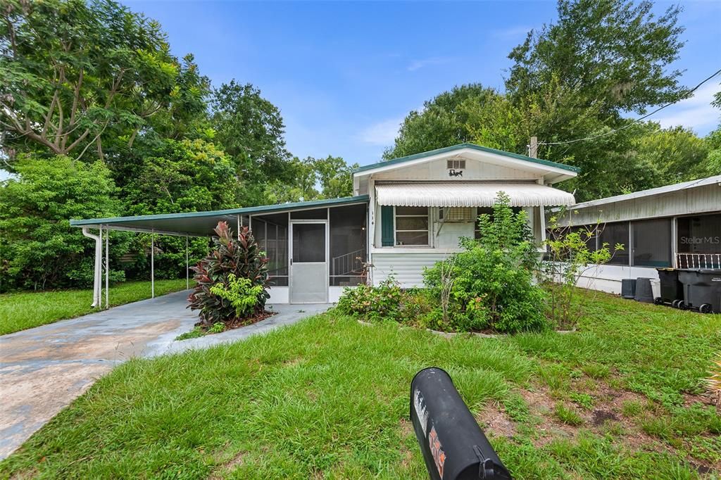 For Sale: $99,500 (1 beds, 1 baths, 552 Square Feet)