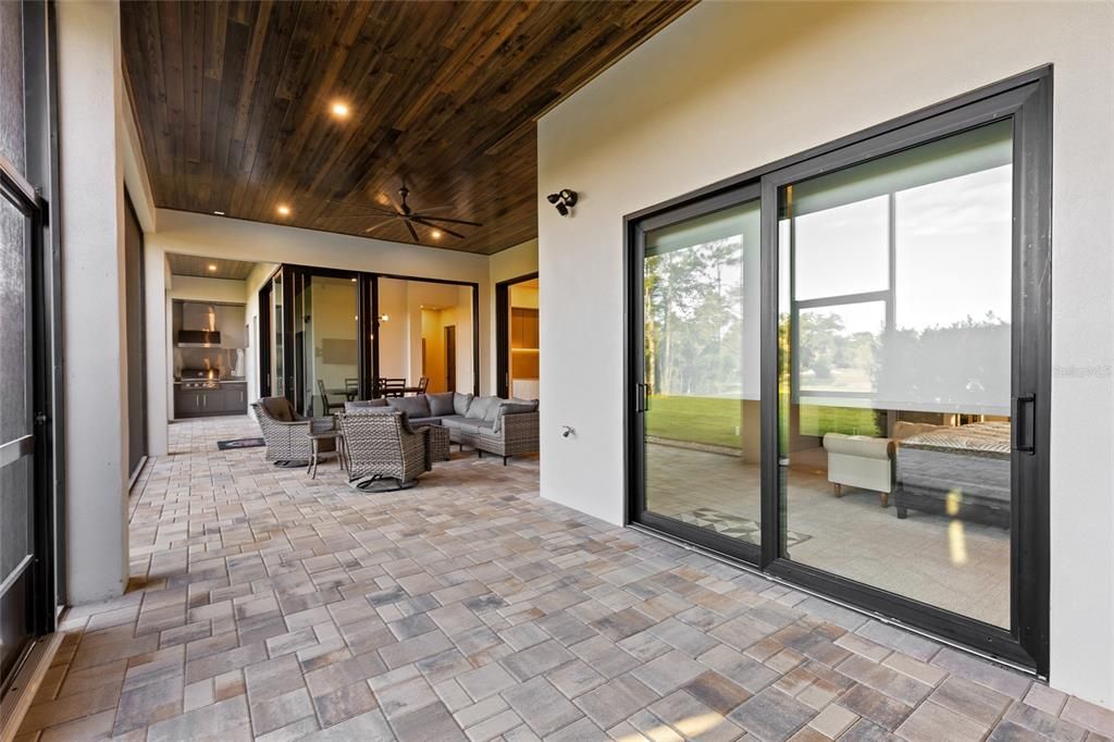 For Sale: $1,400,000 (3 beds, 3 baths, 2600 Square Feet)
