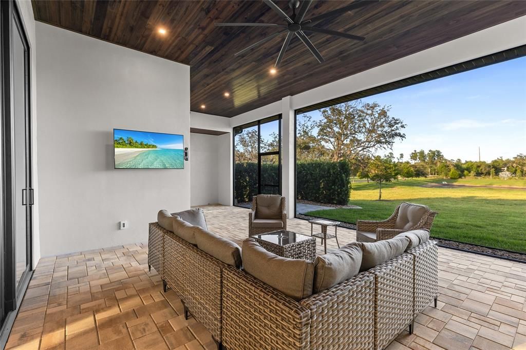 For Sale: $1,400,000 (3 beds, 3 baths, 2600 Square Feet)
