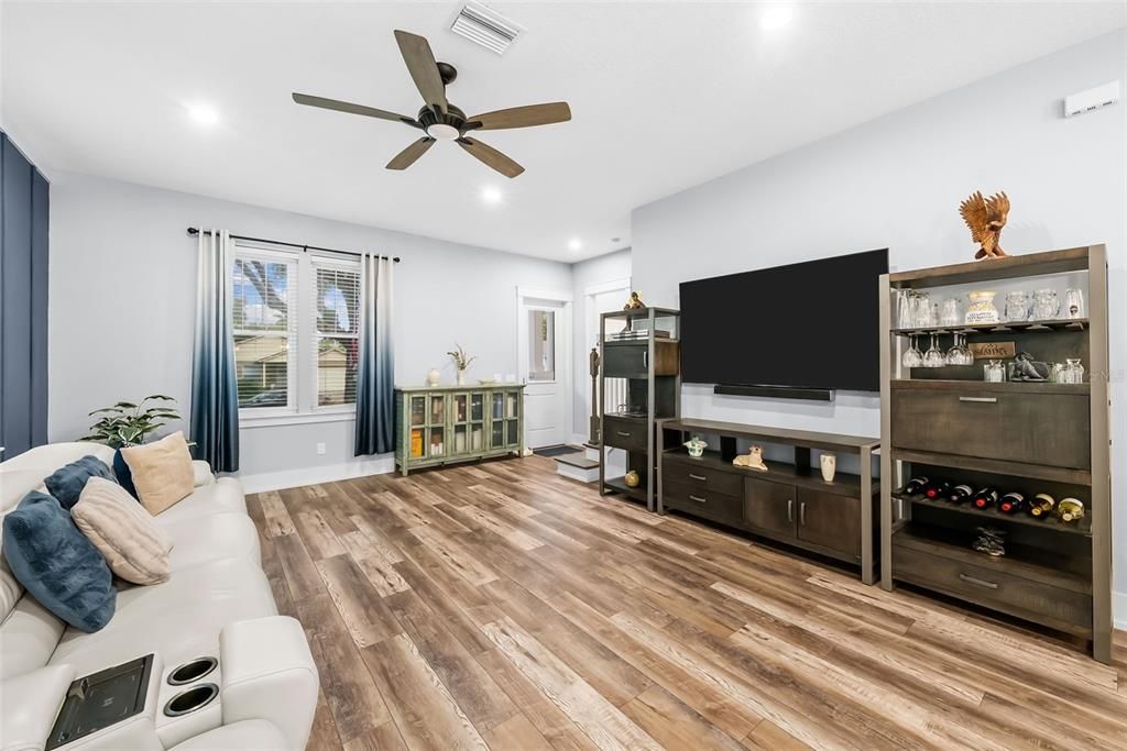En Venta: $1,250,000 (5 camas, 4 baños, 3112 Pies cuadrados)
