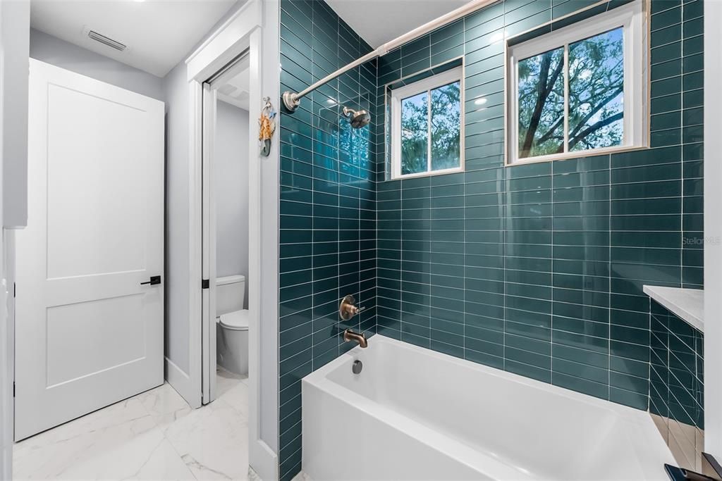 En Venta: $1,250,000 (5 camas, 4 baños, 3112 Pies cuadrados)