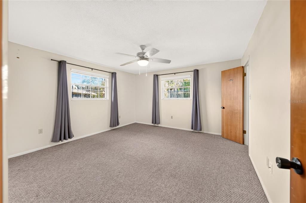 Active With Contract: $319,000 (3 beds, 2 baths, 2082 Square Feet)