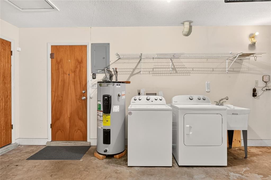 Active With Contract: $319,000 (3 beds, 2 baths, 2082 Square Feet)