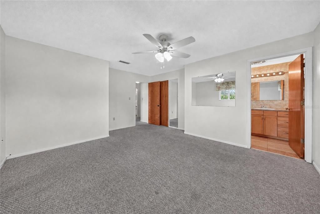Active With Contract: $319,000 (3 beds, 2 baths, 2082 Square Feet)