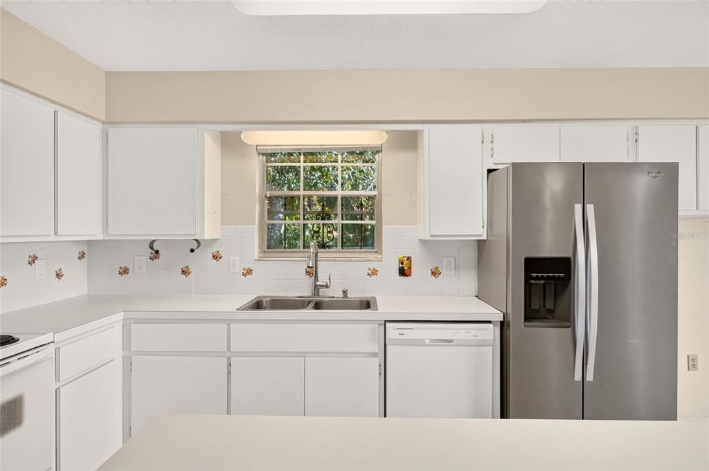 Active With Contract: $319,000 (3 beds, 2 baths, 2082 Square Feet)
