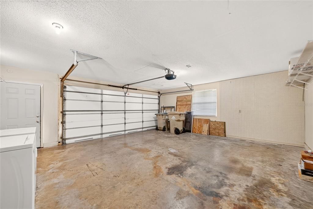 Active With Contract: $319,000 (3 beds, 2 baths, 2082 Square Feet)