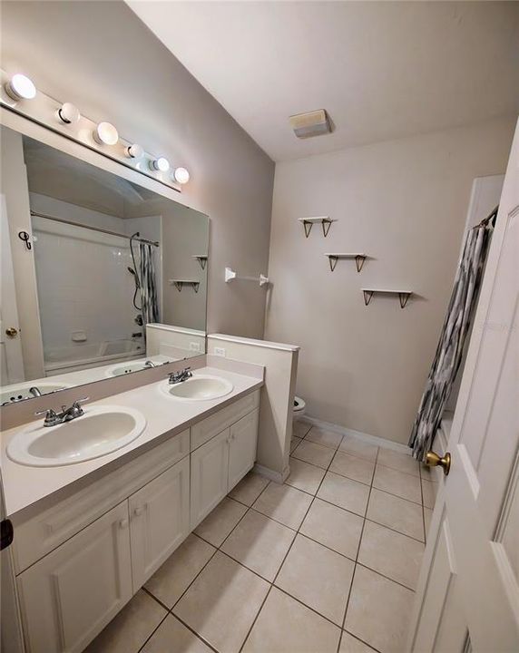 For Sale: $264,500 (3 beds, 2 baths, 1380 Square Feet)