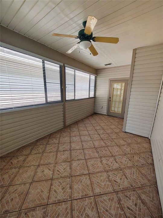For Sale: $264,500 (3 beds, 2 baths, 1380 Square Feet)