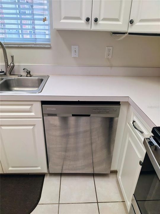 For Sale: $264,500 (3 beds, 2 baths, 1380 Square Feet)
