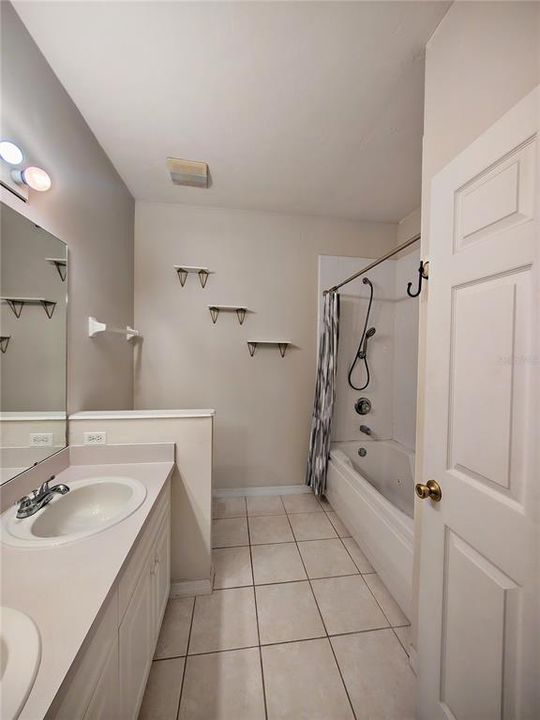 For Sale: $264,500 (3 beds, 2 baths, 1380 Square Feet)