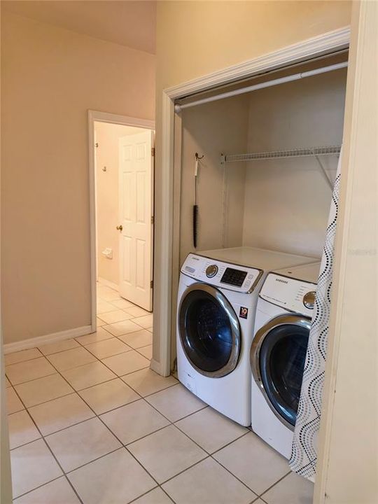 For Sale: $264,500 (3 beds, 2 baths, 1380 Square Feet)